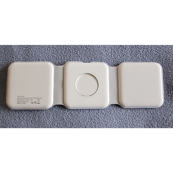 3-in-1 Universal Charging Station Portable/Travel Foldable Magnetic--NEW in box! - Picture 7 of 11